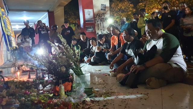 Rombongan Bonek ke Kanjuruhan