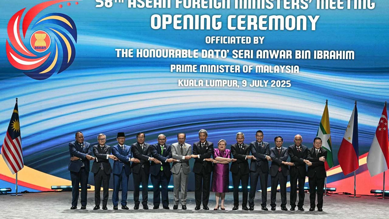 FOTO: Menlu Sugiono Hadiri Pertemuan Menlu ASEAN ke-58: Tegaskan Komitmen untuk ASEAN yang Inklusif dan Tangguh