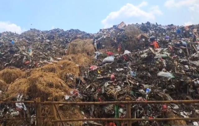 Pemprov DKI Tambah 20 Unit Truk Atasi Sampah
