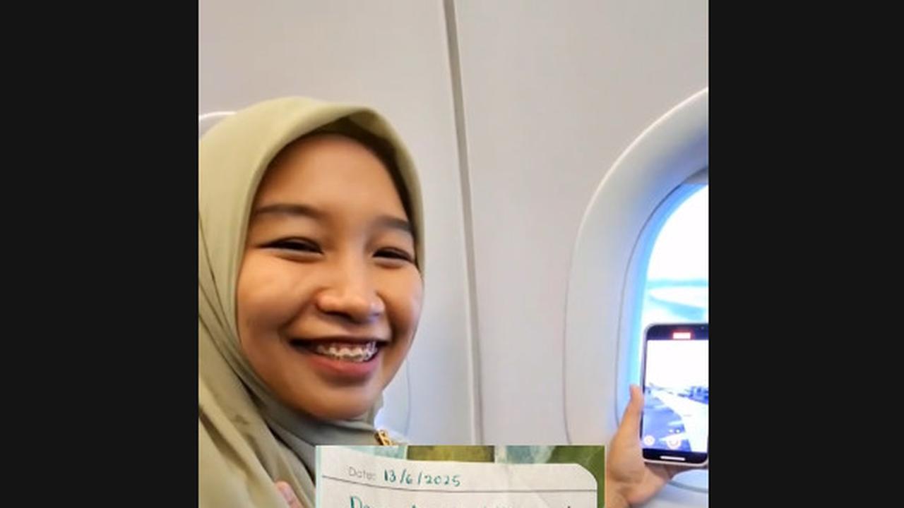 Ibu Guru ini Syok tapi Bahagia, Naik Pesawat Ternyata Sang Pilot Muridnya
