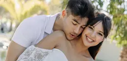 Menetap di luar negeri bersama sang suami, Tyler Bigenho, Aurelie membagikan deretan potret maternity shoot yang langsung mencuri perhatian publik. [@aurelie].