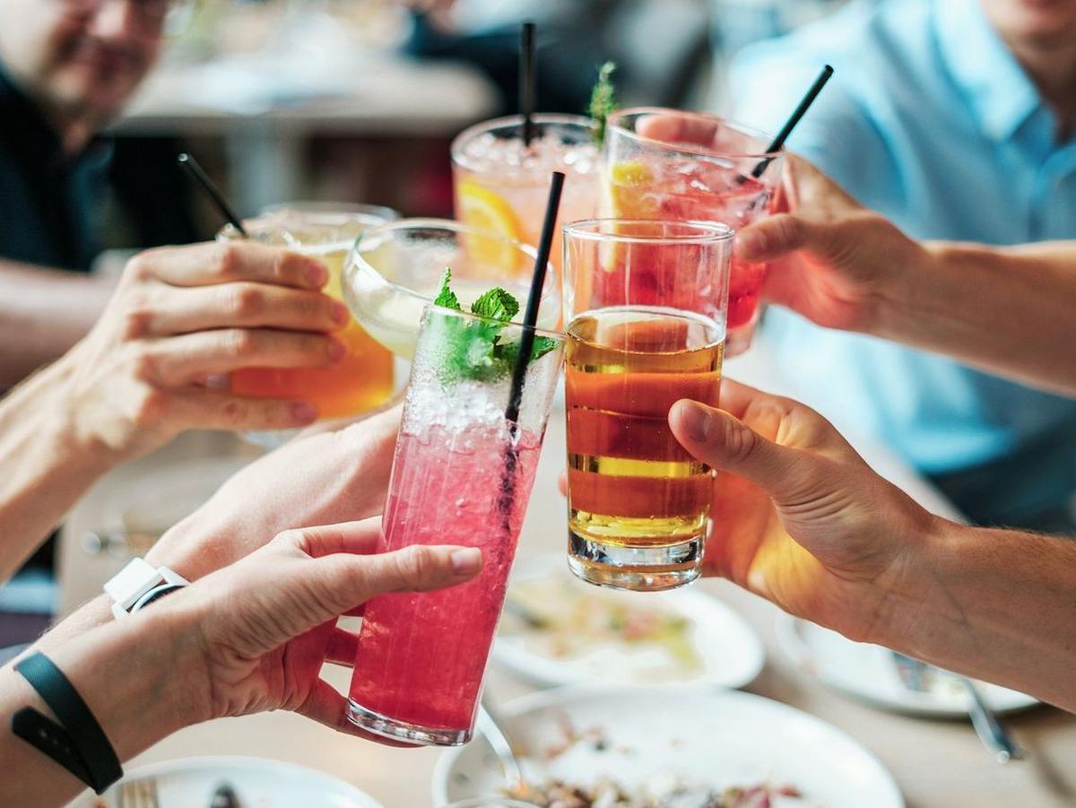 Bahaya Terlalu Sering Minum Es