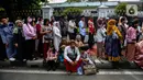 <p>Sejumlah hidangan dihadirkan untuk memeriahkan acara open house yang diikuti masyarakat. (Liputan6.com/Angga Yuniar)</p>