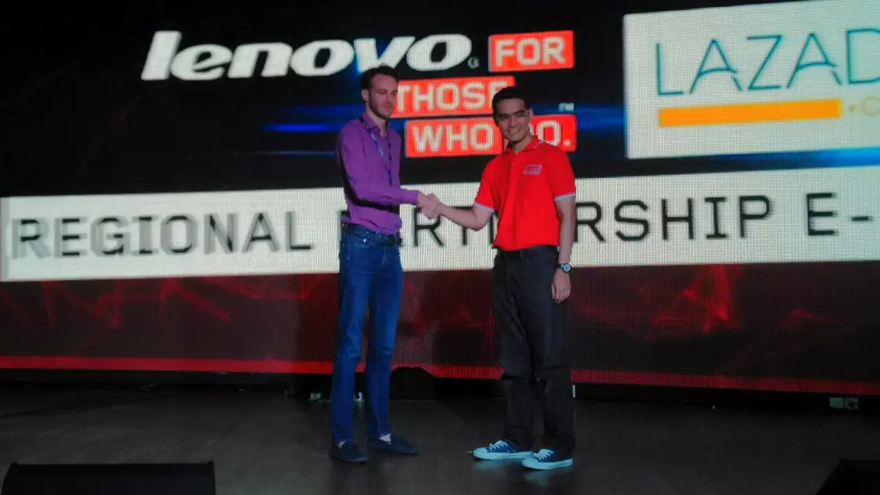 Lenovo Fokus Jajakan Smartphone Secara Online