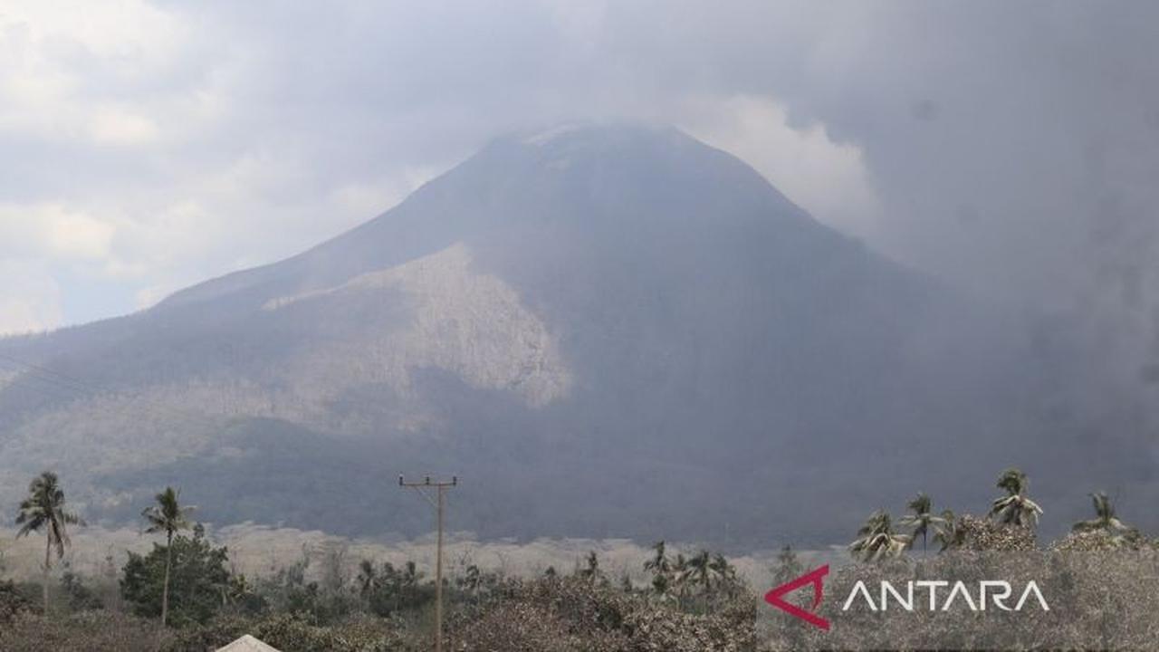 Aktivitas Gunung Lewotobi Laki-laki Masih Tinggi, Badan Geologi Tetapkan Status Awas Level IV