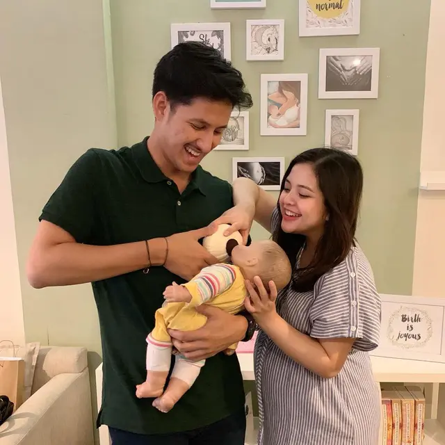 Tasya Kamila dan Randi Bachtiar ikut kelas parenting.