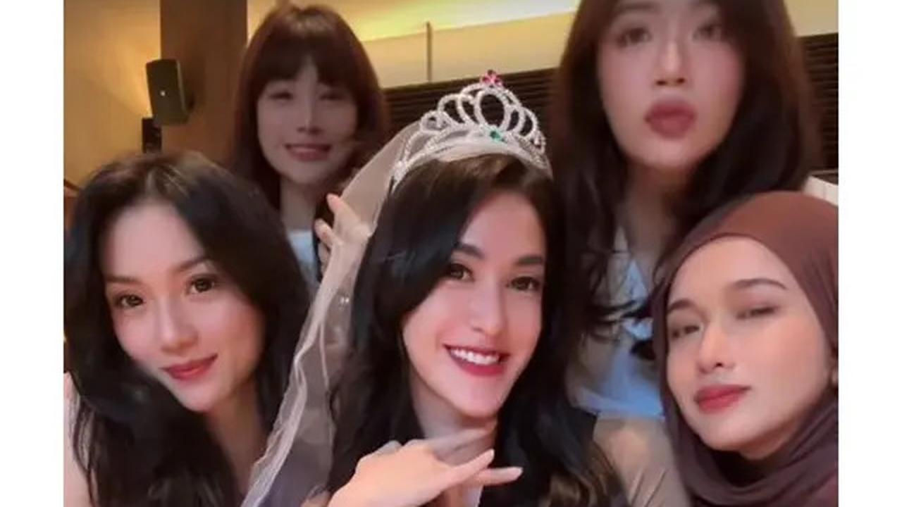 6 Potret Reuni Girlband Princess di Bridal ShowerElmaAgustin, Dipuji Awet Muda