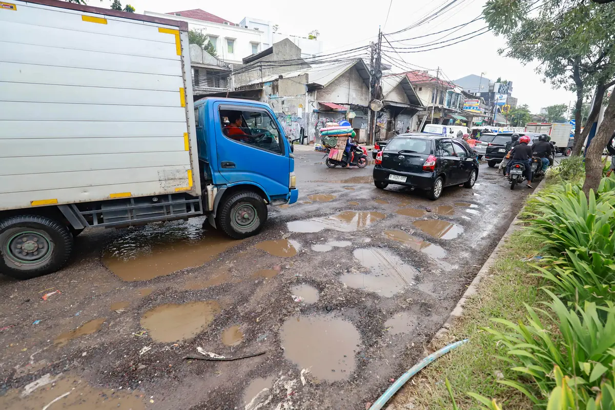 Jalan Mitra Bahari dan Gedong Panjang Penjaringan Jakarta Rusak Parah, Begini Potretnya