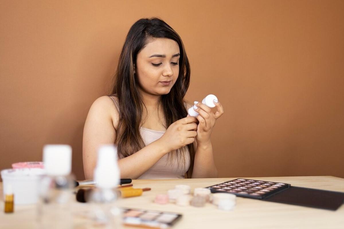 Melihat Kandungan Kosmetik dan Skincare