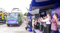 Menteri Perindustrian Agus Gumiwang Kartasasmita melepas ekspor perdana kendaraan elektrifikasi Toyota Kijang Innova Zenix Hybrid. (Dok. Kemenperin)