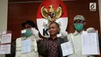 Penyerahan uang pun dilakukan bertahap menggunakan transfer sebanyak tiga kali.