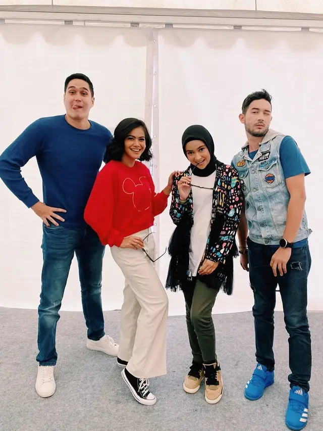 6 Potret Akrab Aryani Fitriana dan Indah Indriana di Balik Sinetron Istri Kedua