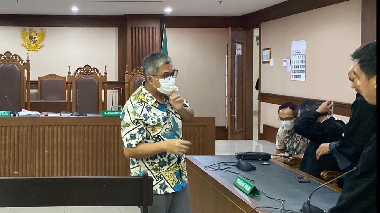 Atas Perbuatan terdakwa Windi Purnama diancam pidana dalam Pasal 3 Undang-Undang RI Nomor 8 Tahun 2010 tentang Pencegahan dan Pemberantasan Tindak Pidana Pencucian Uang Jo Pasal 55 ayat (1) Ke-1 KUHP.