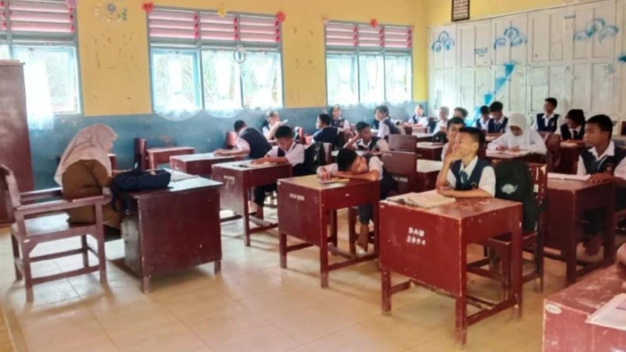 DPR Minta Sekolah Tetap Tatap Muka Jangan Online