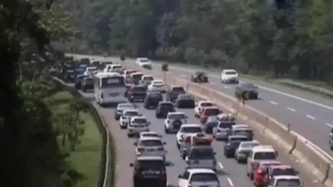 Penyebab Kecelakaan Beruntun di Tol Cipularang KM 97, Truk Tak Kuat Menanjak Hantam 5 Kendaraan di Belakangnya