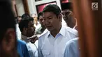 Wakil Ketua Dewan Pembina Gerindra Hashim Djojohadikusumo melapor ke KPU RI di Jalan Imam Bonjol, Menteng, Jakarta, Senin (11/3). Koalisi Adil Makmur melaporkan soal penemuan DPT (daftar pemilih tetap) ganda ke KPU RI. (Liputan6.com/Faizal Fanani)