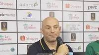 Pelatih Persebaya, Bernardo Tavares, mengakui pertandingan melawan Arema FC berjalan sulit. Meski demikian, ia tetap mengapresiasi perjuangan para pemainnya dan menilai tim harus segera berbenah untuk menghadapi laga berikutnya.