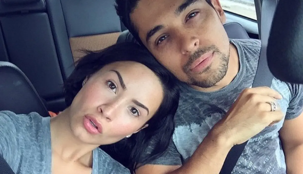 "Wilmer benar-benar ingin berada di sisi Demi dan memastikan dirinya baik-baik saja," ujar sumber. (instagram/ddlovato)