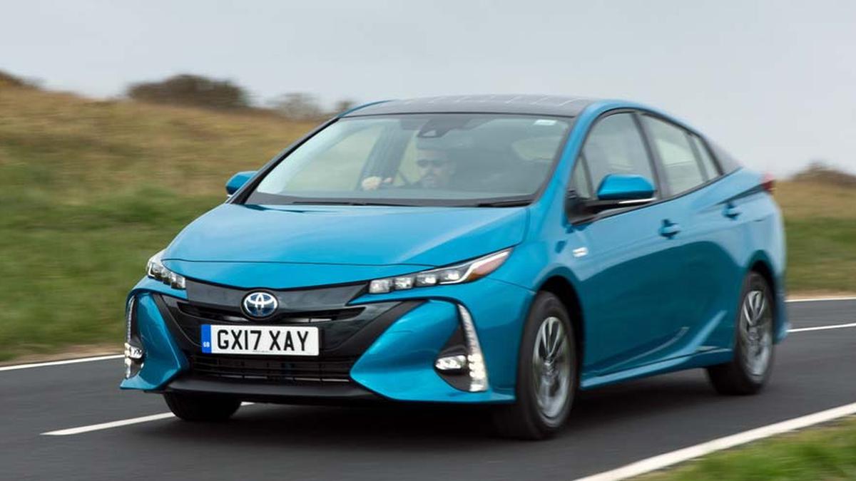 Harga Toyota Prius PHEV di Indonesia Tak Sampai Rp1 Miliar - Berita ...