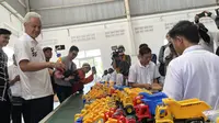 Cerita Dibalik Ganjar Pranowo Saat Kunjungi Pabrik Mainan