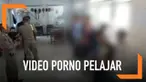 Satpol PP Kabupaten Jombang merazia pelajar yang membolos saat jam pelajaran. Dari tangan mereka, ditemukan video porno, rokok, dan pemantiknya.
