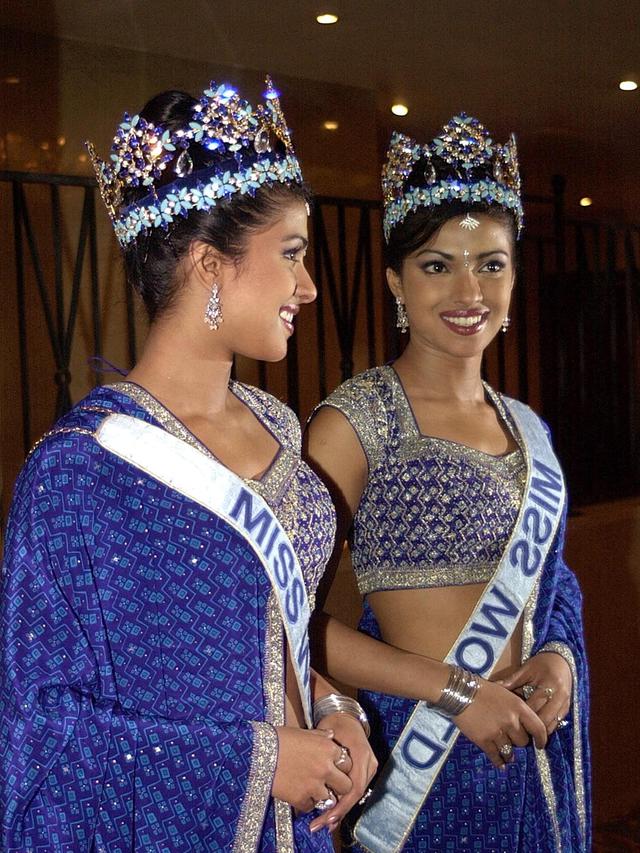 Priyanka Chopra Jonas Bocorkan Cara Atasi Kesalahan Busana Saat Terima Mahkota Miss World 2000 Lifestyle Liputan6 Com