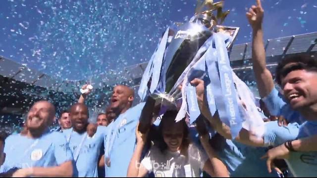 Pesta perayaan gelar juara Liga Inggris Manchester City sedikit ternoda usai The Citizen gagal mengalahkan tamunya Huddersfield To...