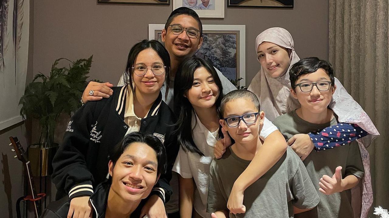 Kebersamaan Adelia Wilhelmina Bareng 2 Anak Perempuan Okie Agustina, Akrab - Terlihat bak Kakak Adik