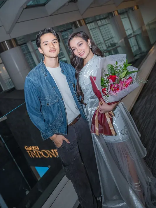 Megan Domani kenakan dress motif bunga rancangan Adeline Ester yang bikin ia terlihat begitu anggun [@megandomani1410]