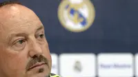 Pelatih Real Madrid, Rafael Benitez menggelar jumpa pers jelang laga La Liga melawan Celta Vigo di Madrid, Spanyol, Jumat (23/10/2015). (EPA/Zipi)