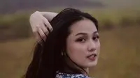 7 Potret Cantik Aisyah Aqilah, Sedang Hits Bintangi Serial 'AKU TAK MEMBENCI HUJAN'