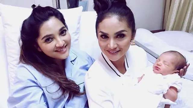 [Bintang] Ashanty dan Krisdayanti