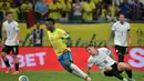 Hingga akhir pertandingan tidak ada lagi gol yang tercipta. Brasil dan Uruguay harus puas berbagi poin usai bermain imbang 1-1. (NELSON ALMEIDA/AFP)