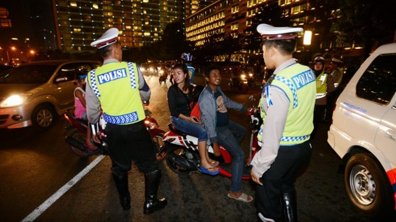 Berbagai pelanggaran lalu-lintas hiasi malam takbiran di Bundaran HI