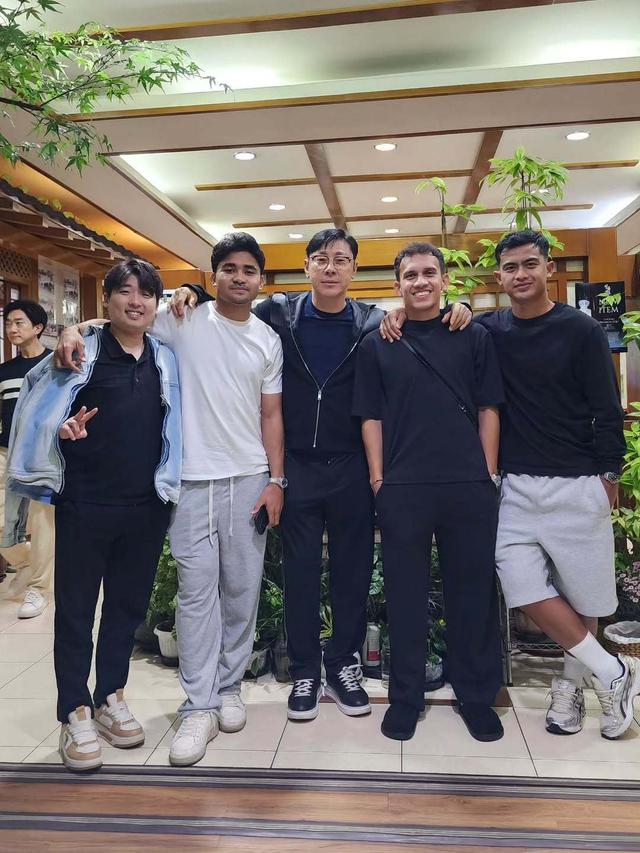 Mantan pelatih Timnas Indonesia, Shin Tae-yong, bereuni dengan tiga mantan pemainnya yang ia unggah dalam akun Instagramnya, @shintaeyong7777, pada Rabu (11/3/2026).