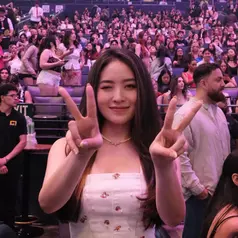 Natasha Wilona membagikan keseruannya nonton konser Ariana Grande. Ia pun memerlihatkan beberapa lagu yang dibawakan Ariana Grande. [@natashawilona12]