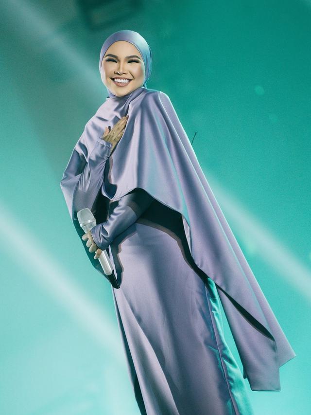 Aina Abdul. (Foto: Dok. Instagram @ainaabdul)