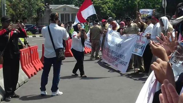 Guru Honorer Purbalingga Ancam Mogok Mengajar Selama 1 Bulan