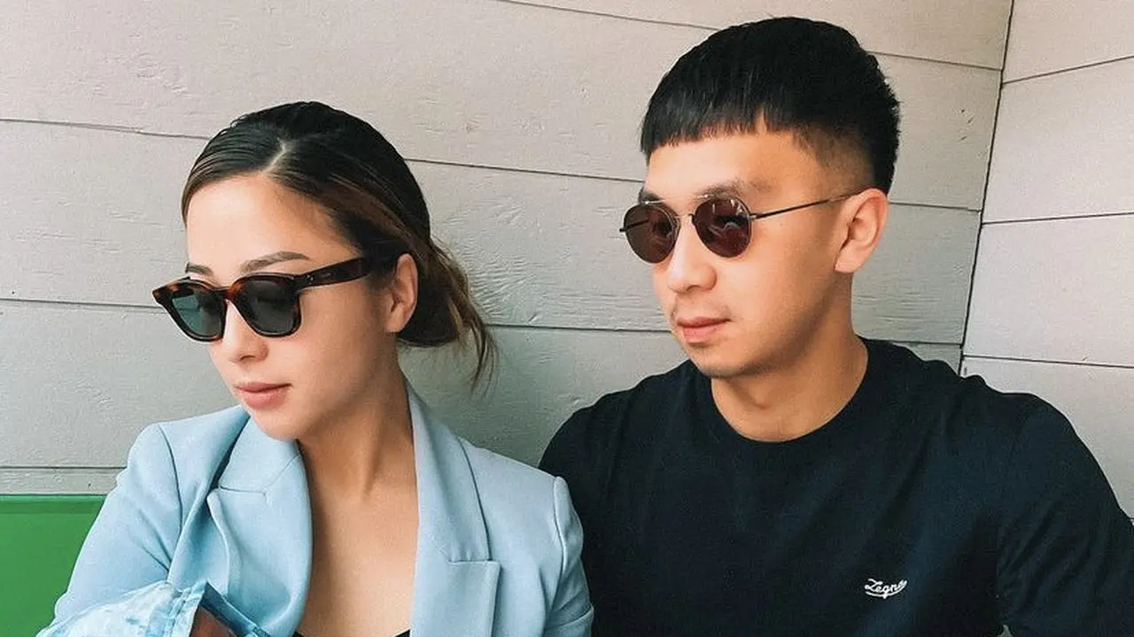 Pesona Nikita Willy Tampil Percaya Diri Tanpa Makeup saat Mengasuh Anaknya