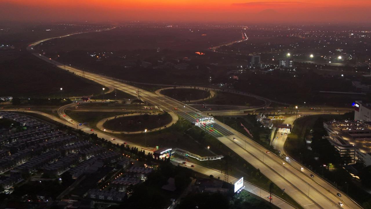 Keindahan Senja di Simpang Susun CBD Tol Serpong-Balaraja