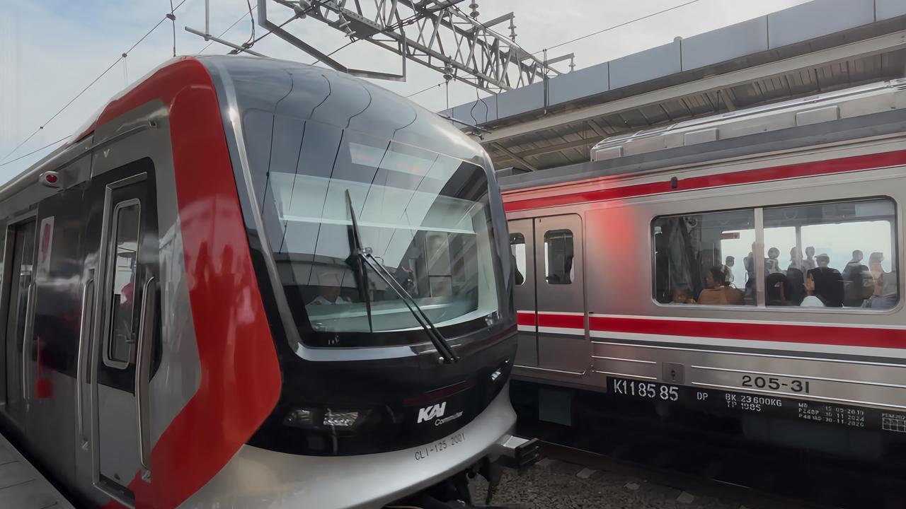Fitur Canggih KRL Impor China, Cegah Penumpang Terjepit Pintu Otomatis