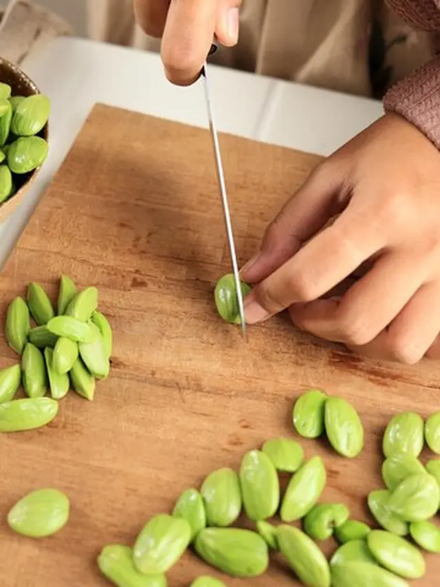 5. Gunakan Minyak Kelapa untuk Memasak