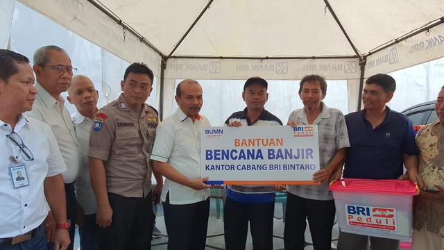Peduli Banjir, BRI Beri Pengobatan Gratis kepada Korban Banjir di Tambun Bekasi
