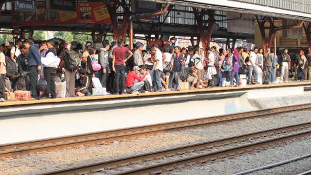 Jalan pintas di Stasiun Manggarai ditarik tarif Rp 1.000 