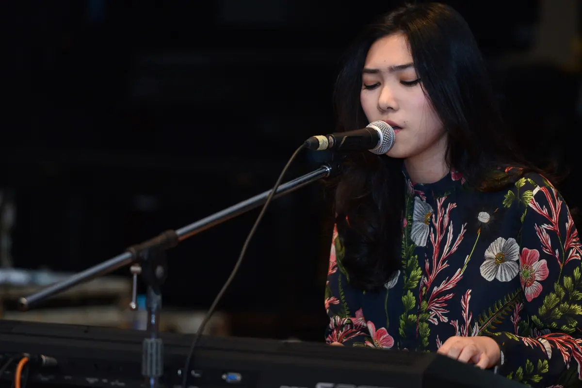 [Bintang] Cerita Isyana Sarasvati tentang Kecintaannya pada Musik