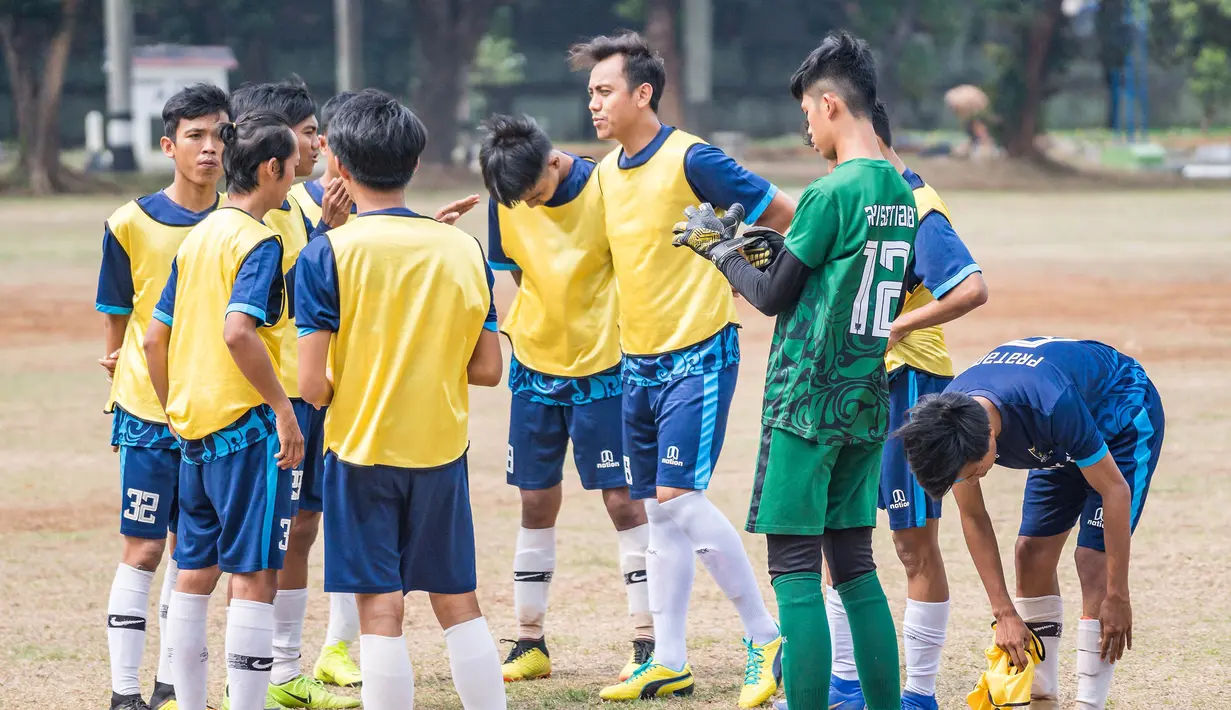Kompetisi Liga AYO Jakarta 2019 kian memanas, para klub terbaik akan bertarung memasuki babak final tiga divisi. (Dokumentasi Liga AYO 2019)