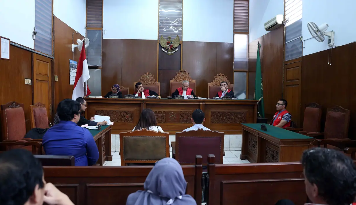 "Dia (AM) menghina saya, harga diri saya diinjak-injak, saya melaporkan dan sekarang sidang. Dia dikenakan pasal 27 ayat 3 UU ITE, di mana disebutkan tidak boleh menyebarkan video dalam bentuk pelecehan‎," kata Bella. (Nurwahyunan/Bintang.com)