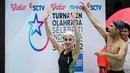 Cinta Laura mengaku bangga setelah memenangkan dua nomor renang di Turnamen Olahraga Selebriti Indonesia (TOSI) Season 2 ini. Apalagi, dirinya pernah menyapu bersih kemenangan perlombaan lari pada Juli 2023 lalu. (Bola.com/Bagaskara Lazuardi)