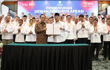Mendagri Tito Kukuhkan Dewan Pengurus APKASI Masa Bakti 2025–2030