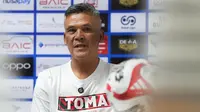 Hendri Susilo, pelatih Malut United di BRI Super League 2025/26. (Bola.com/Gatot Sumitro)